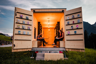 MoBib - Die Mobile Bibliothek, Foto: Christoph Weiermair