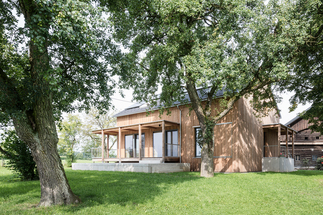 Haus beim Gehöft, Foto: Noah Santer Haus beim Gehöft, Foto: Noah Santer