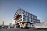 OMV Bürogebäude, Foto: Kurt Kuball