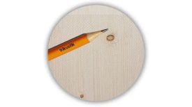 Massivholz trifft auf feinste Akustikperforation