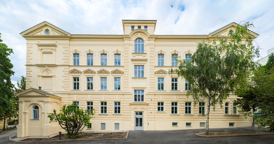 Umbau des denkmalgeschützten Pavillons in ein Wohnhaus mit Primärversorgungseinheit